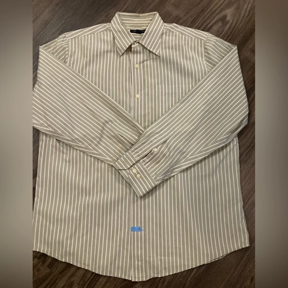 Banana Republic Men’s Large Button Down Shirt